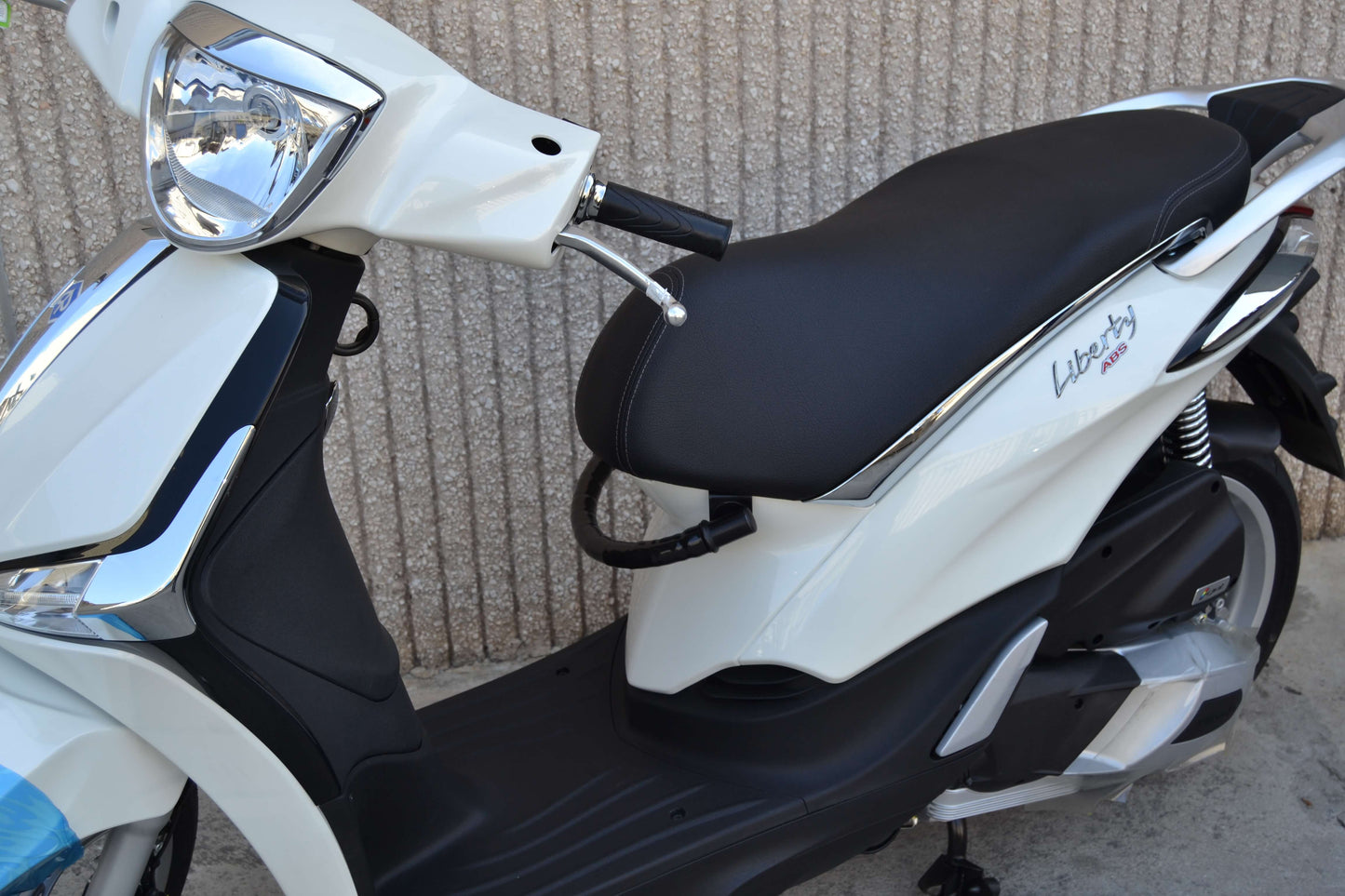 debajo del asiento antirrobo manillar piaggio liberty 125 abs 2015 chic