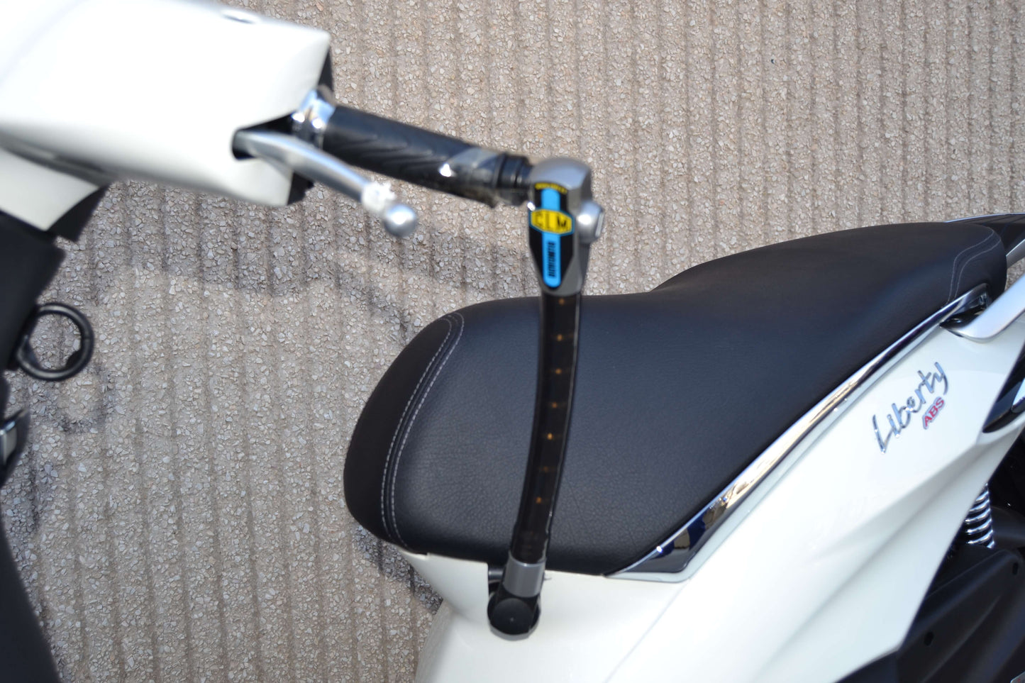 clm antirrobo manillar piaggio liberty 125 abs 2016 blindado puesto en manillar