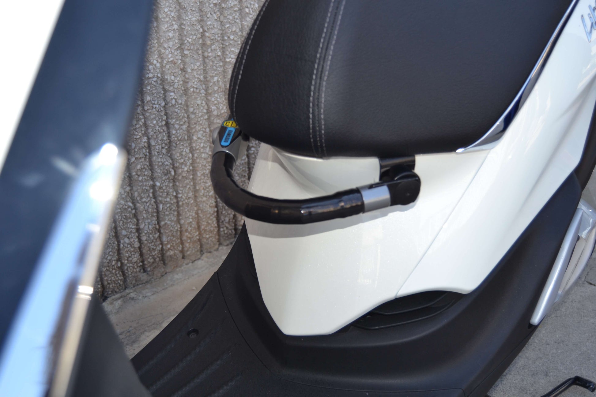 clm antirrobo manillar piaggio liberty 125 abs 2016 blindado guardado en asiento