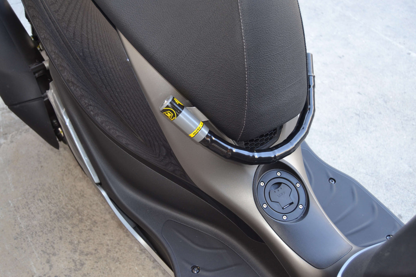 candado manillar piaggio medey 125 abs 2016 guardado asiento de la moto