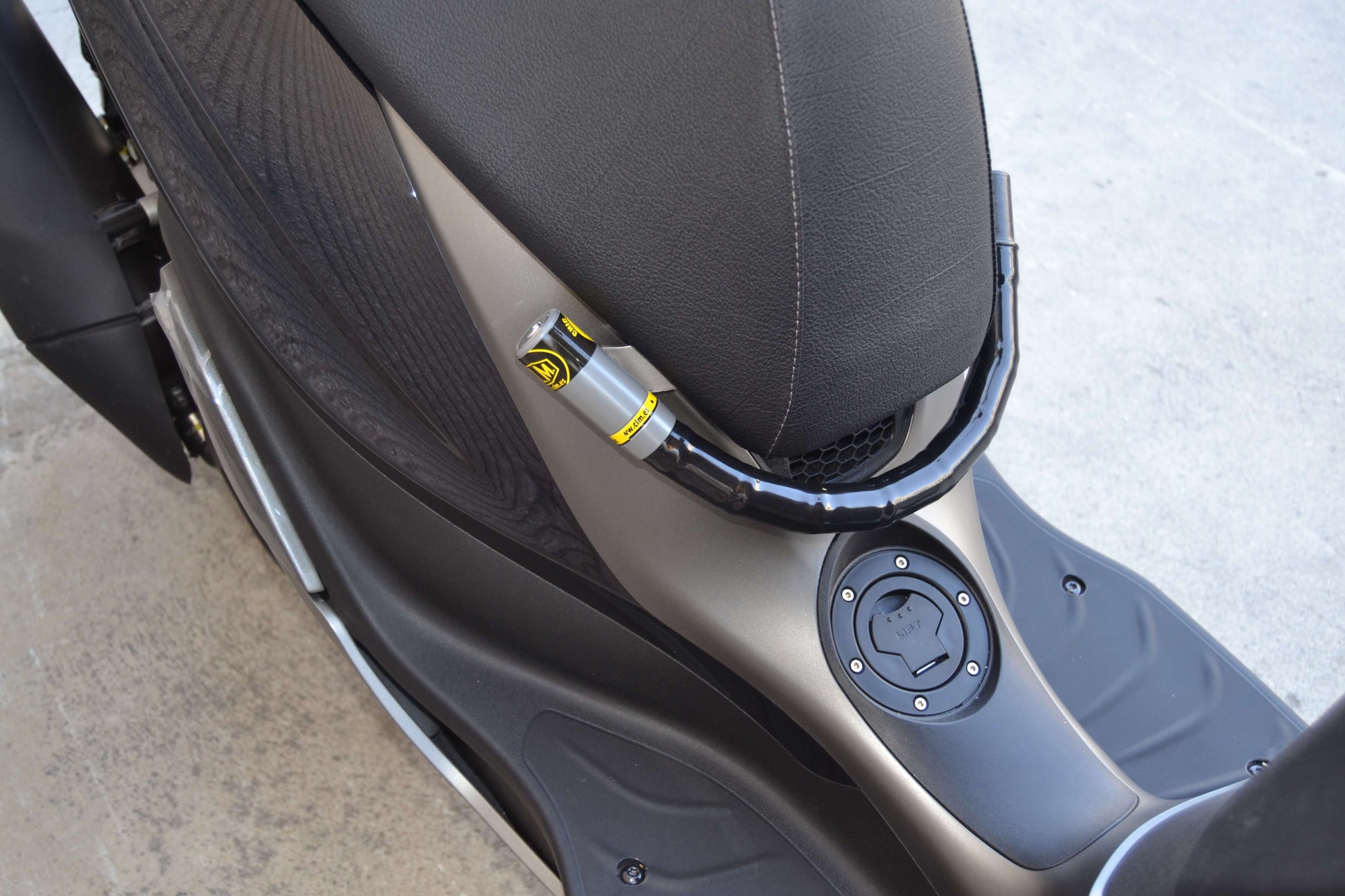 candado manillar piaggio medey 125 abs 2016 guardado asiento de la moto